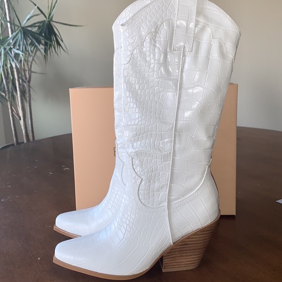 Nwt Billini Caela White Croc Cowboy 